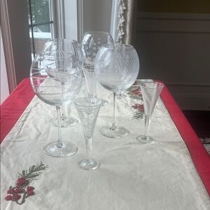 Noritake Clear Patterned Wine Glass Set